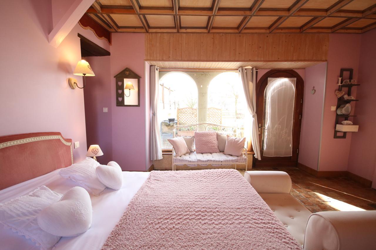 Louresse-Rochemenier Chambres D'Hotes Les Delices De La Roche المظهر الخارجي الصورة